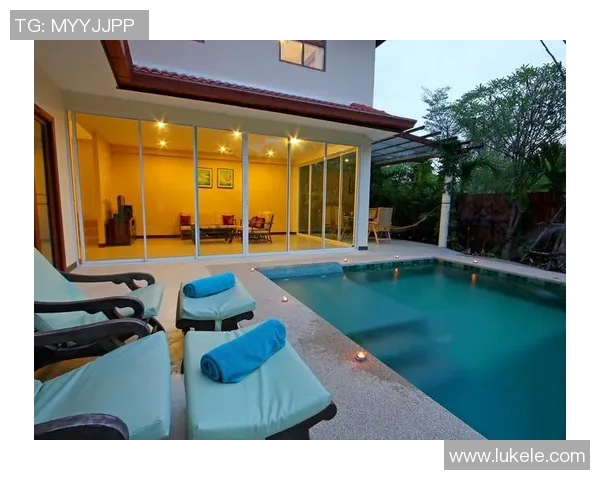 泳池装修设计全攻略，打造舒适与美观兼具的私人水域空间